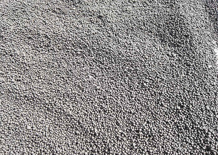 Granulatore per fertilizzanti nella granulazione di materiali organici come fieno, escrementi di cavallo, resti vegetali e acido fulvico