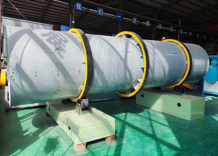 Granulatore di fertilizzanti rotanti di tipo tamburo per la produzione di pellet di composti organici