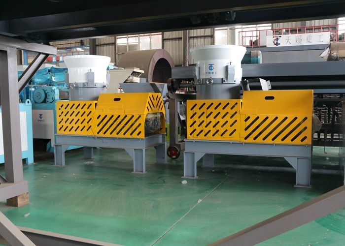 Linea di produzione di granuli a forma di piattaforma Linea di granulazione a stampa a stampo piatto per la produzione su larga scala