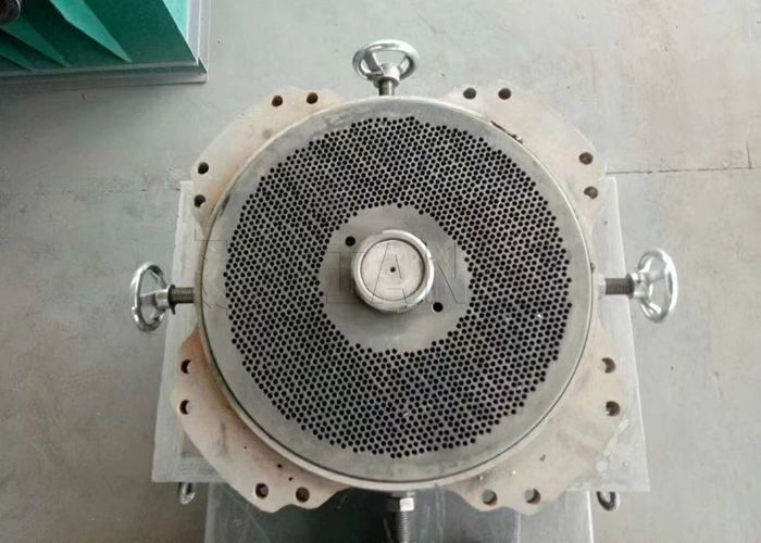 Linea di produzione di granuli a forma di piattaforma Linea di granulazione a stampa a stampo piatto per la produzione su larga scala