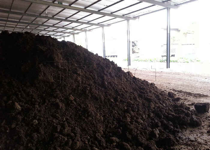Macchina per la fermentazione del letame organico di tipo cingolato per impianti di produzione, rivoltatore per compost