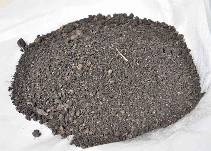 Macchina per compostaggio a fermentazione di letame organico tipo cingolato per decomposizione aerobica a cumulo a terra