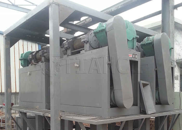 Linea di produzione di granulazione di compost di lombrico Linea di produzione di granulatori di fertilizzanti organici per macchine a rulli