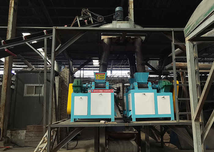Linea di produzione di fertilizzanti composti granulatori ad estrusione a doppio rulli ad alta efficienza per polveri chimiche NPK