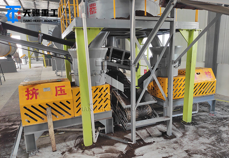 Macchine per la produzione di mangimi per polli Linea di produzione di fertilizzanti per pollame Equipaggiamento Linea di produzione di granulatori a stampo piatto