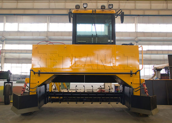 Macchina per compostaggio a fermentazione di letame organico tipo cingolato per decomposizione aerobica a cumulo a terra